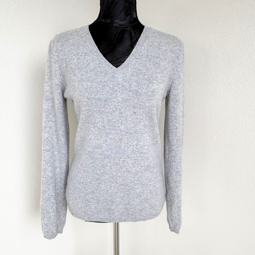 Marshall Field's‎ 100% Cashmere V-Neck Sweater Womens M Light Gray